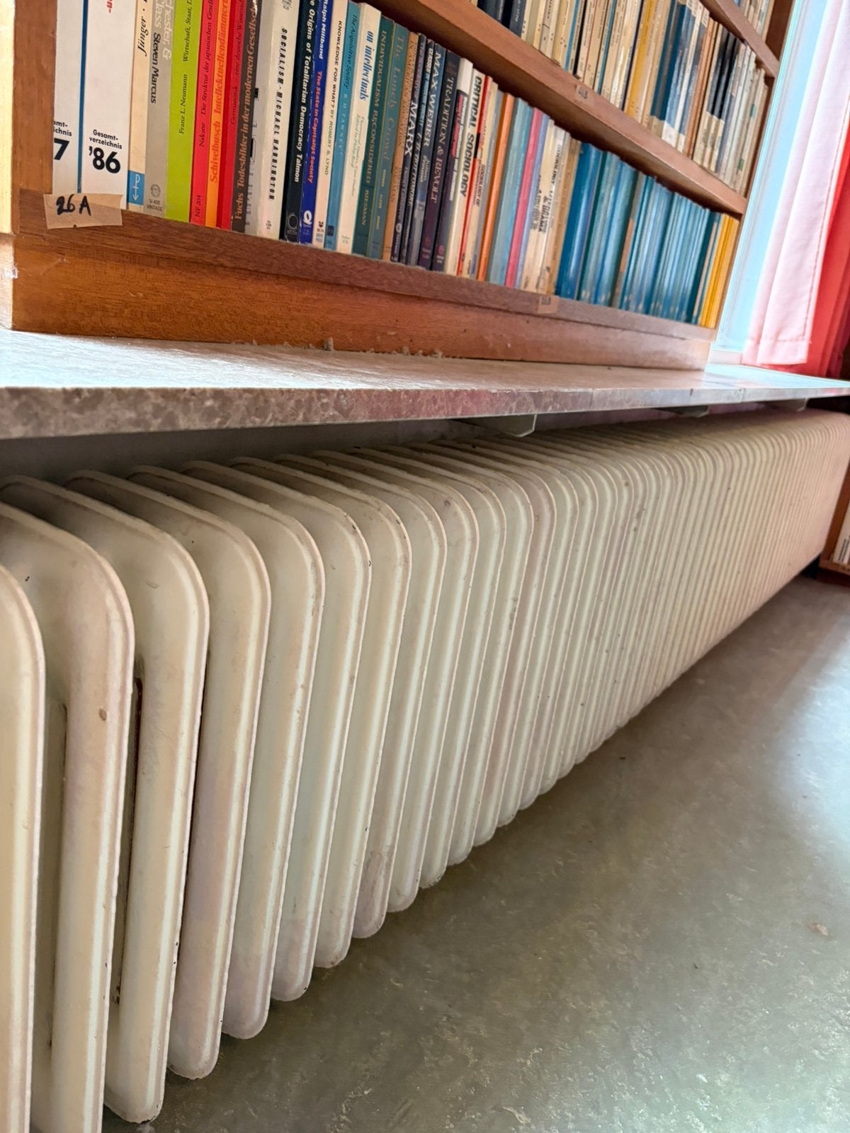 Grote vintage radiator, Doe-het-zelf en Verbouw, Verwarming en Radiatoren, Ophalen, 30 tot 80 cm, Gebruikt, Radiator
