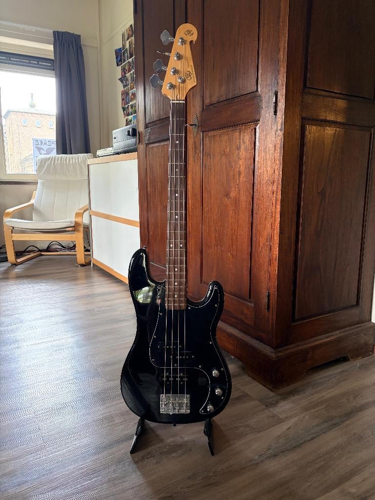 SX VTG series PJ basgitaar met Fender Yosemite pickups, Muziek en Instrumenten, Snaarinstrumenten | Gitaren | Bas, Ophalen, Zo goed als nieuw