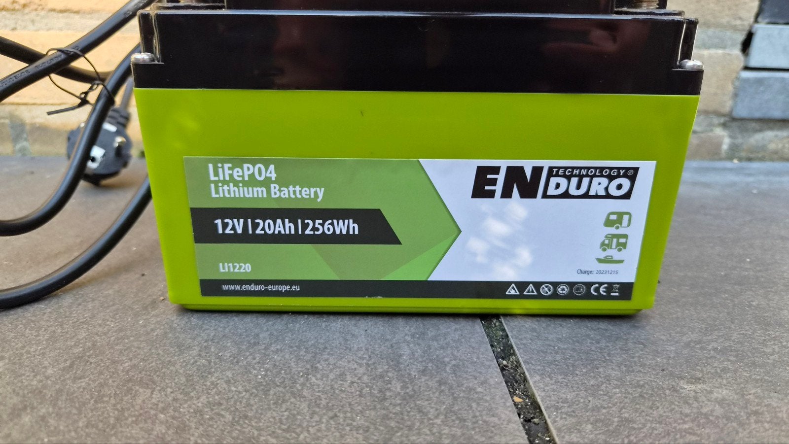 Foto 2 van Enduro LiFePO4 Lithium Accu 12V 20Ah met Lader