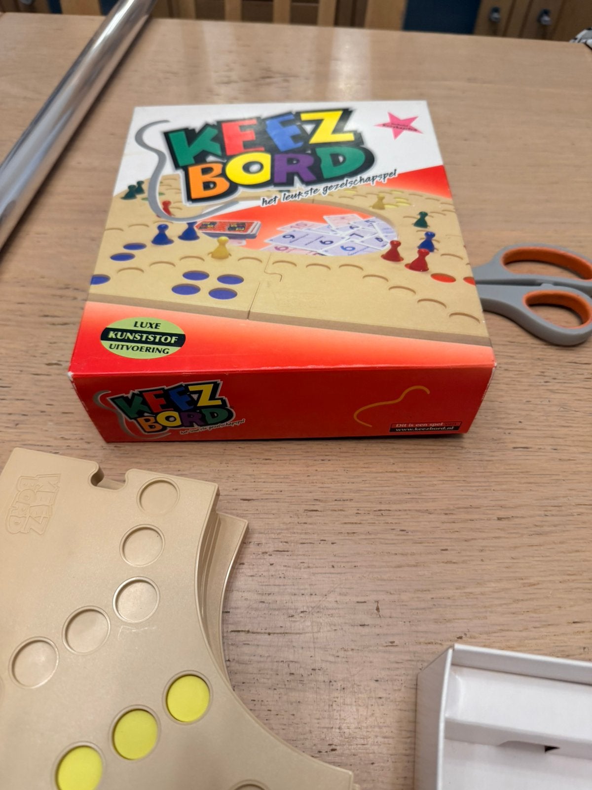 Keez bord luxe kunststof uitvoering incl uitb. 5-6 spelers, Hobby en Vrije tijd, Gezelschapsspellen | Bordspellen, Ophalen of Verzenden