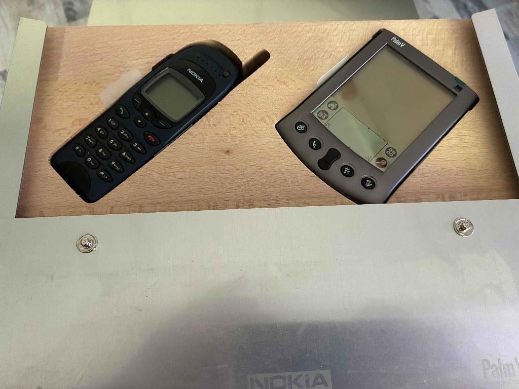 Palm V handheld en Nokia Skybox, Telecommunicatie, Pda's, Ophalen of Verzenden, Zo goed als nieuw, PalmOS, Met stylus of aanraakpen