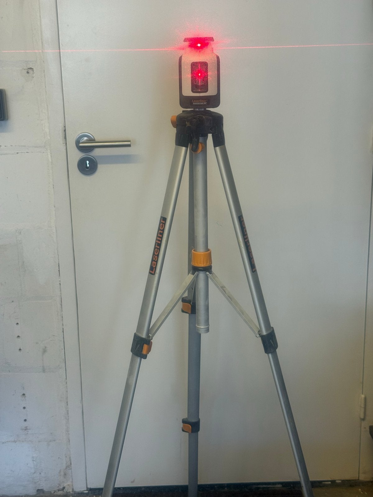 Laserliner 360 Kruislijnlaser met Statief, Ophalen of Verzenden, Gebruikt, Licht