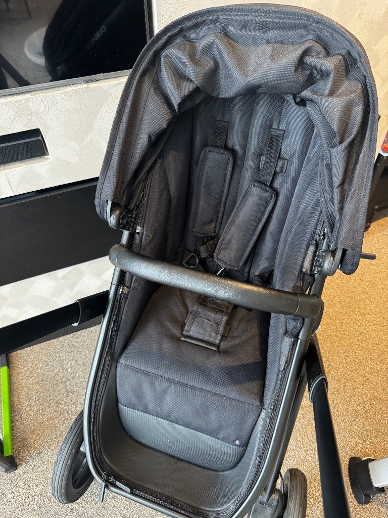 Dubatti one 3-1 compleet kinderwagen black on black!, Gebruikt, Verstelbare duwstang, Ophalen, Kinderwagen