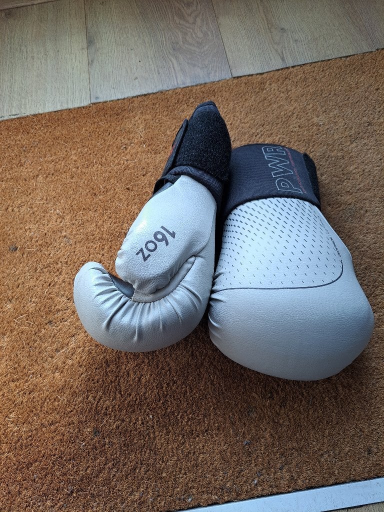 PWR DX2 16oz wedstrijd handschoenen, Ophalen of Verzenden, Zo goed als nieuw, Bokshandschoenen