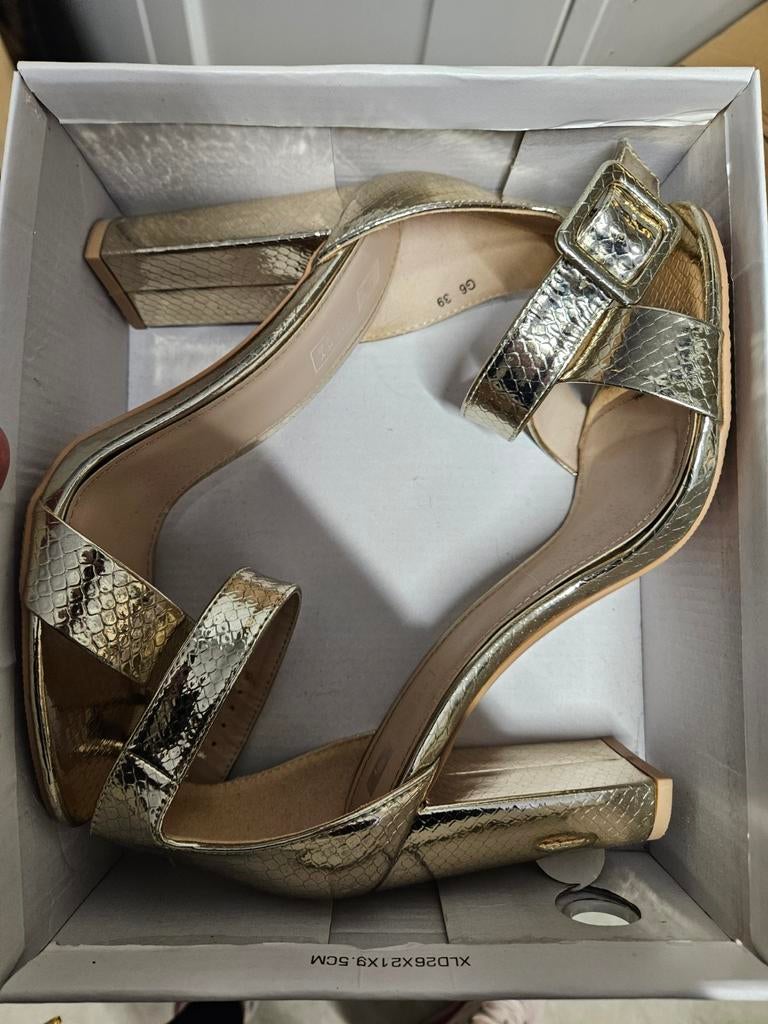 Gala schoen 39, Kleding | Dames, Schoenen, Overige kleuren, Ophalen of Verzenden, Zo goed als nieuw, Schoenen met hoge hakken