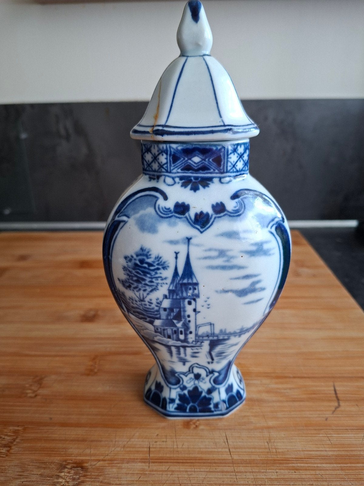 Antieke Delfts Blauwe Vaas met Deksel, Ophalen of Verzenden