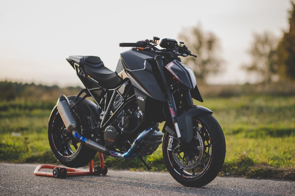 KTM 1290 Superduke R, 1e Eig, Full AKRA, Custom, ABS, 2 cilinders, Motorrijbewijs A, Gebruikt