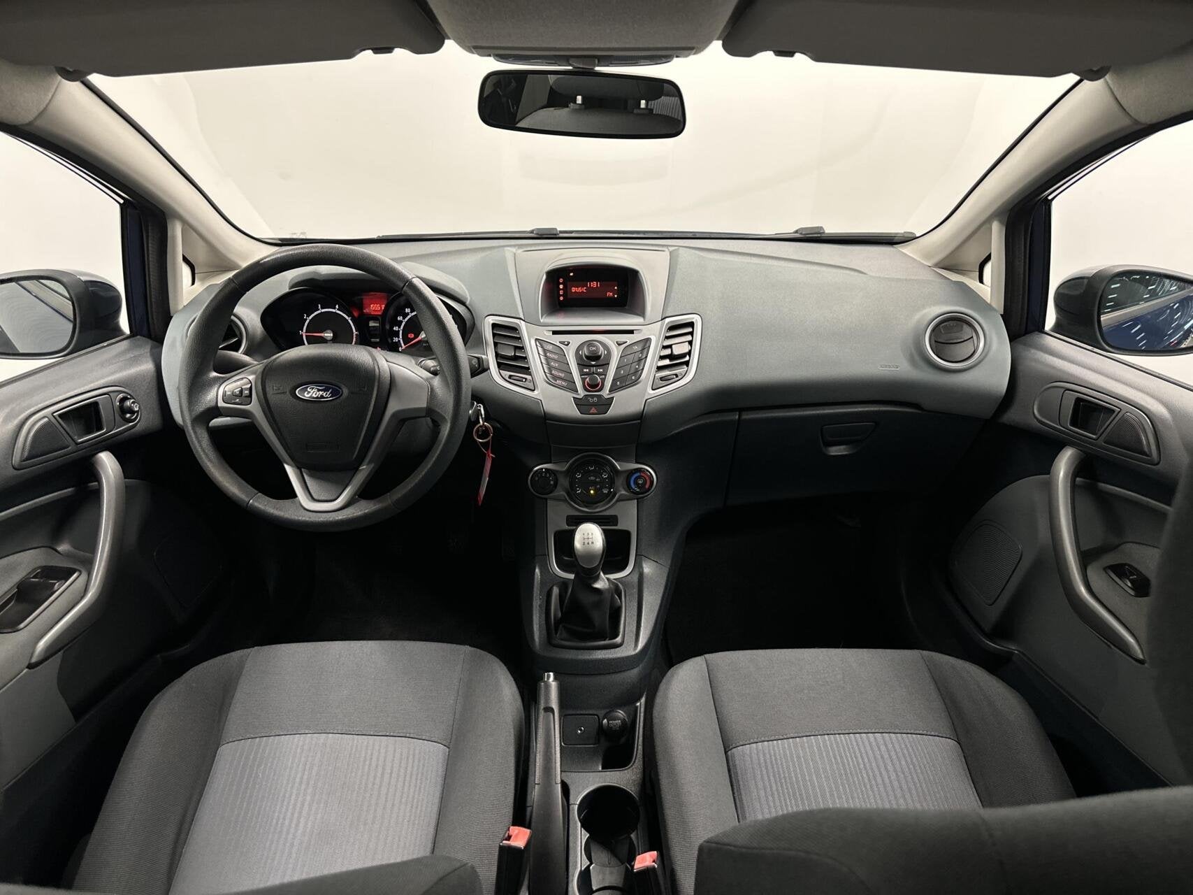 Ford Fiesta 1.25 Limited AIRCO ELEKTRISCHE RAMEN TREKHAAK LM, Auto's, Voorwielaandrijving, Euro 5, Stof, Gebruikt
