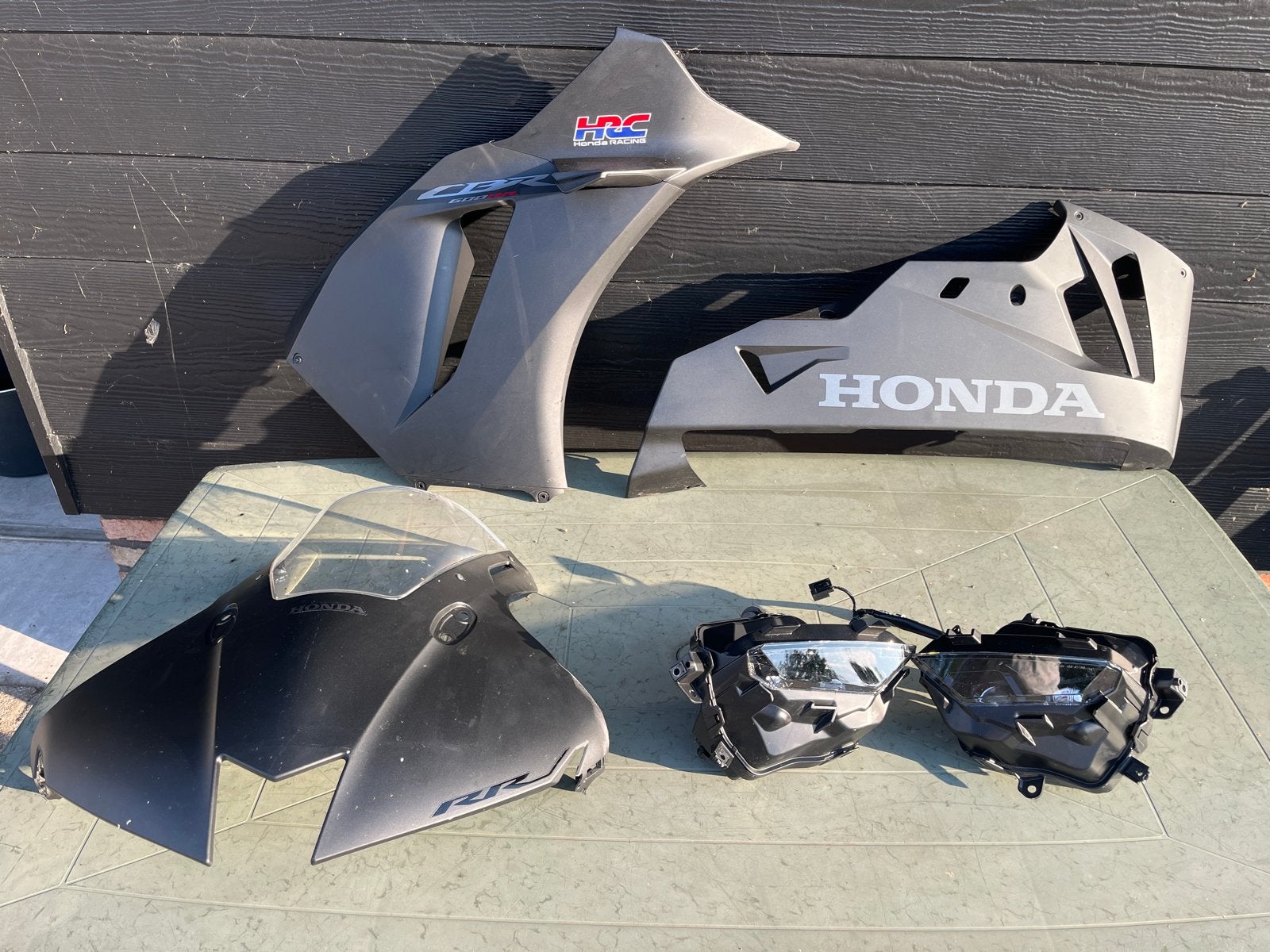 Originele kuipdelen en koplamp Honda CBR600RR 2025, Ophalen, Gebruikt