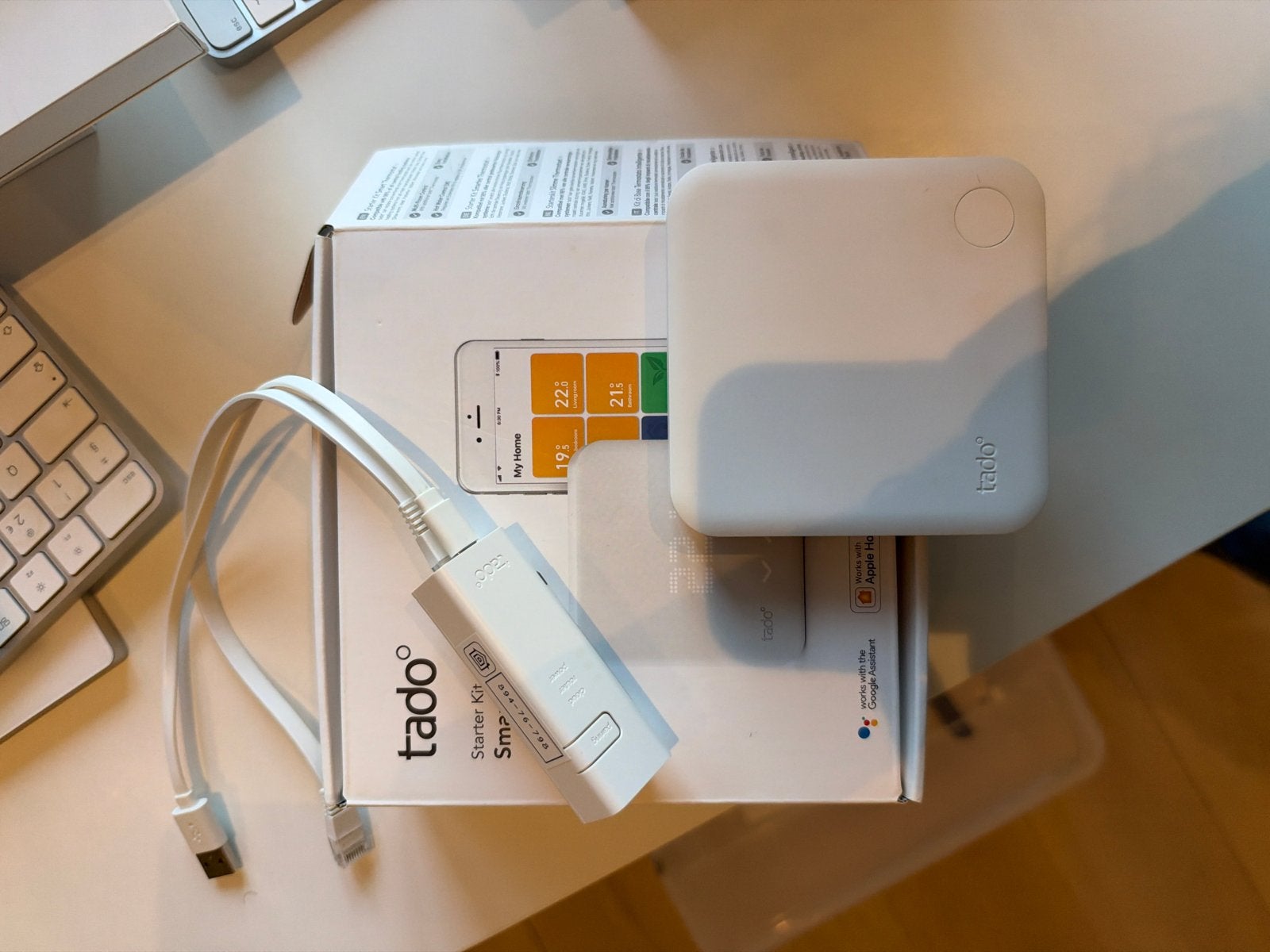 Tado Slimme Thermostaat Starter Kit V3+ met Internet Bridge, Verzenden, Slimme thermostaat, Zo goed als nieuw