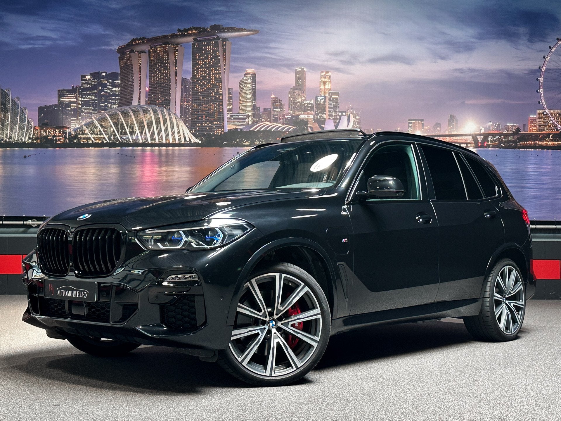 BMW X5 xDrive45e High Ex. M-Kuipstoelen|LASER|HUD|Panorama|B, Dealer onderhouden, Gebruikt, Verwarmde buitenspiegels, Zwart