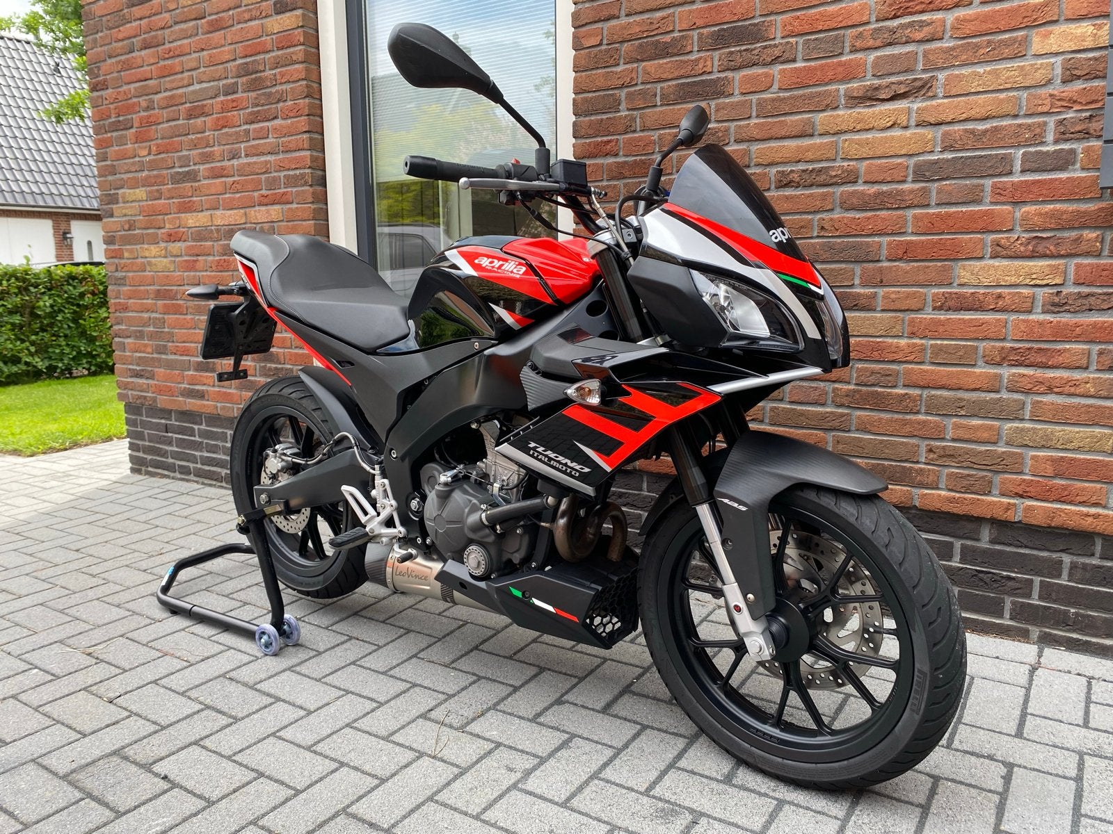 Aprilia RS Tuono 125cc met LeoVince sportuitlaat (EU-Keur), Sportuitlaat, Gebruikt, Particulier, 11 kW of minder