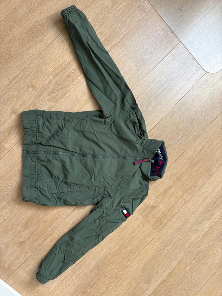 Tommy Hilfiger zomerjas maat 164, Ophalen of Verzenden, Zo goed als nieuw, Jongen, Jas