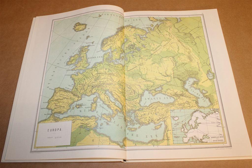 Beknopt Leerboek der Aardrijkskunde — Facsimile [1877], Boeken, Gelezen, Ophalen of Verzenden, Landkaart, 1800 tot 2000