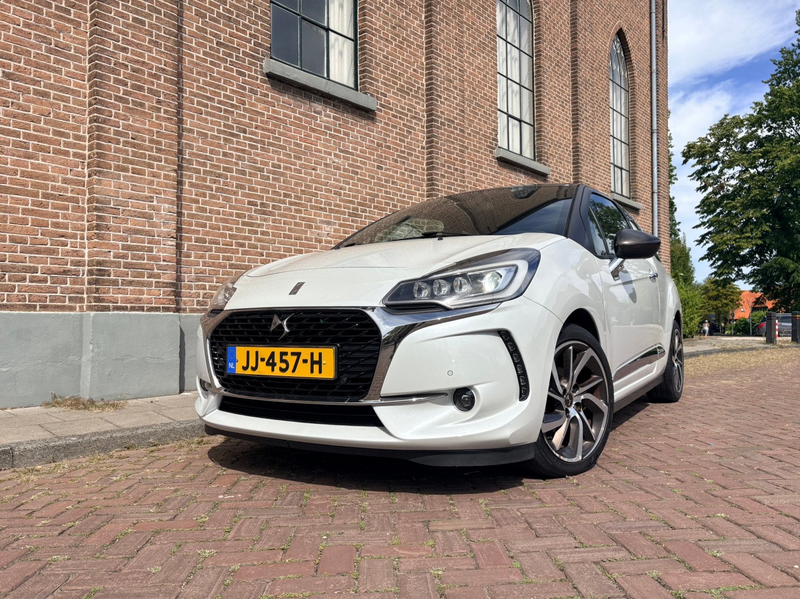 DS 3 1.2 PureTech Sport Chic | Parelmoer/Bronze, 1199 cc, Origineel Nederlands, Bedrijf, Handgeschakeld