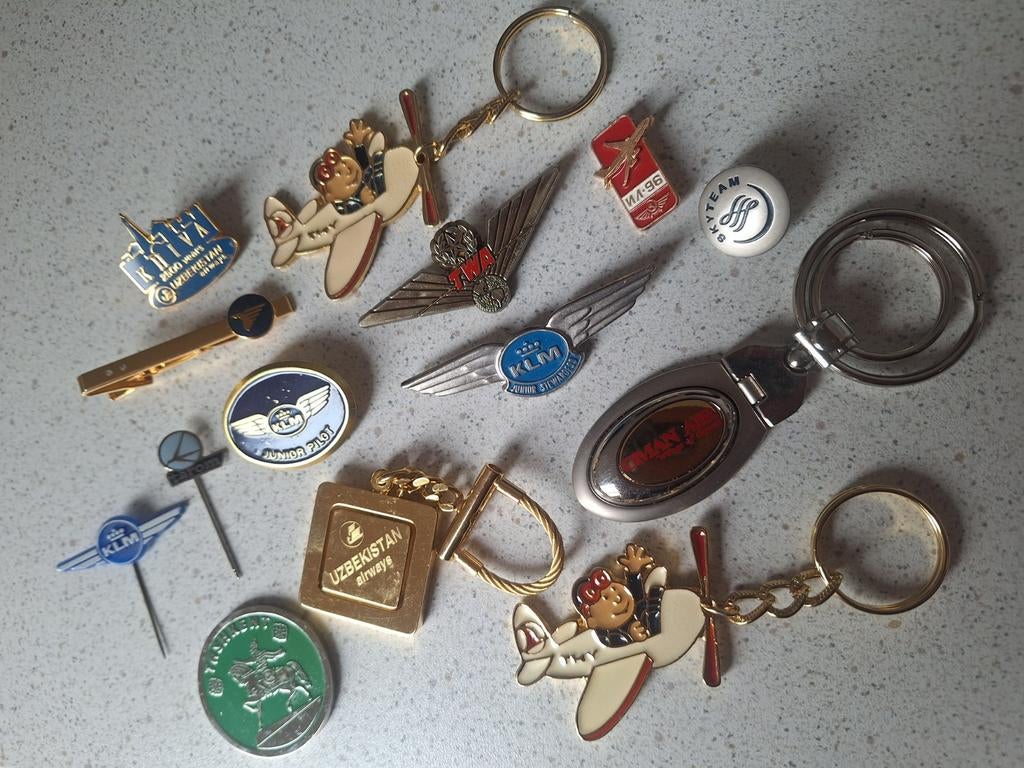 Diverse luchtvaart pins en sleutelhangers., Verzamelen, Luchtvaart en Vliegtuigspotten, Ophalen of Verzenden, Overige typen