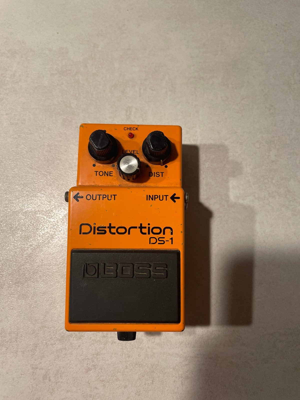 BOSS DS-1 Distortion Pedaal - Klassieke Gitaar Sound, Muziek en Instrumenten, Effecten, Ophalen of Verzenden, Zo goed als nieuw