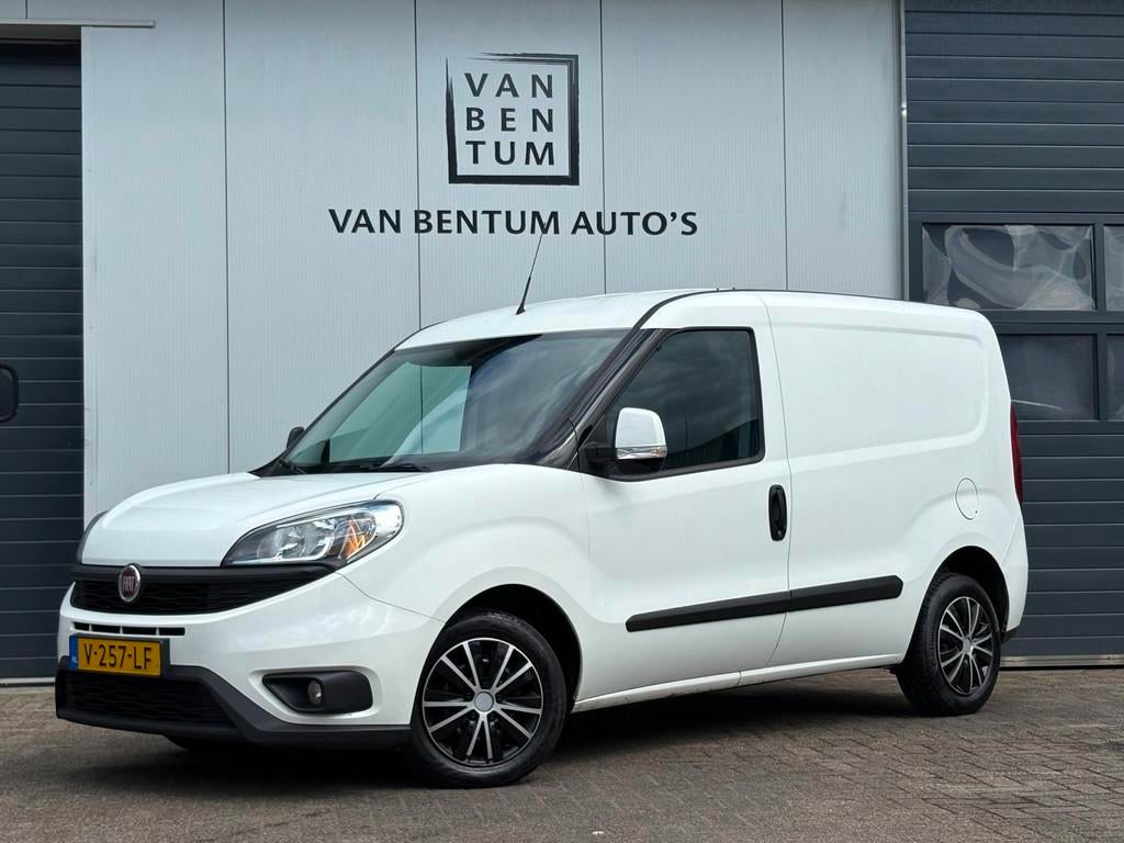 Fiat Doblò Cargo 1.6MJ 105pk 6-versn. SX Navi Airco Cruise, Auto's, Bestelauto's, Voorwielaandrijving, Stof, Gebruikt, 4 cilinders
