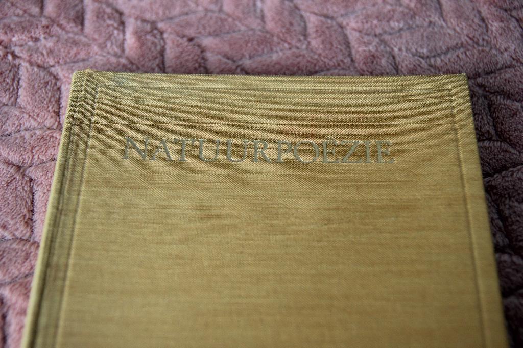 Natuurpoezie  Helene Swarth, Boeken, Ophalen of Verzenden, Gelezen