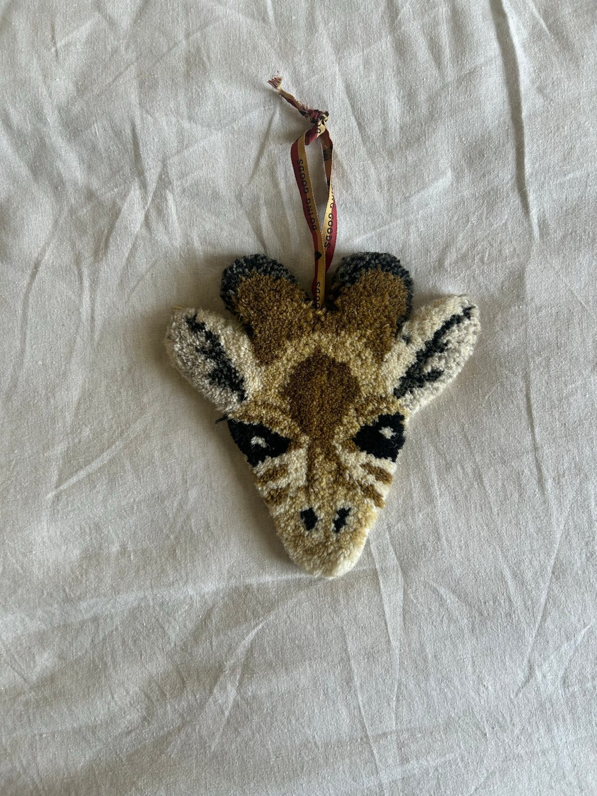 Giraffe Punch Needle Decoratiehanger - Handgemaakt, Meerkleurig, Overige stijlen, Ophalen of Verzenden, Zo goed als nieuw