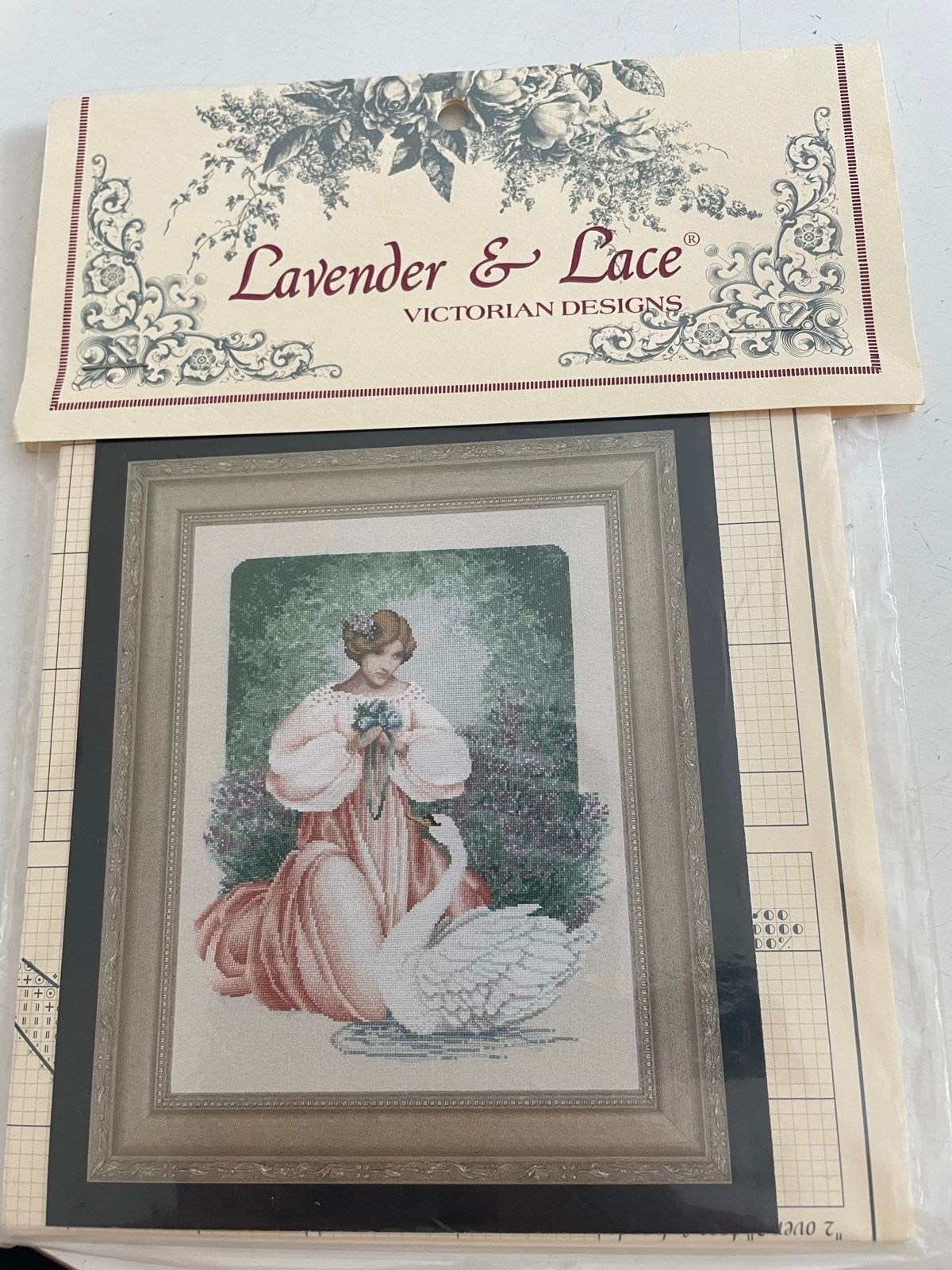 Lavendel & Lace "Winter Rose" Borduurpatroon, Ophalen of Verzenden, Nieuw, Handborduren, Patroon