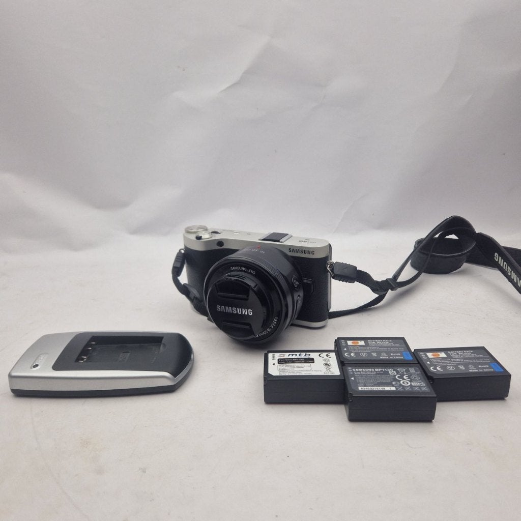Samsung NX300m + 16-50mm Lens | Nu voor maar € 149,99, Ophalen of Verzenden, Zo goed als nieuw