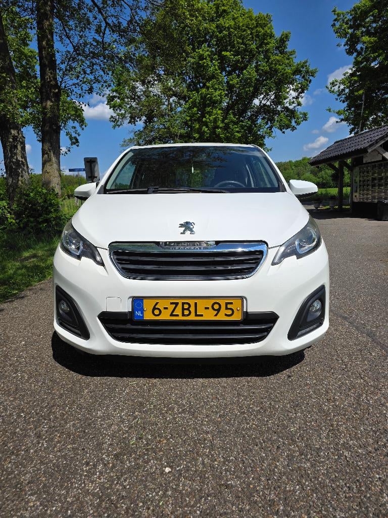 Peugeot 108 1.0 12V E-vti 68PK 3DR 2014 Wit, Voorwielaandrijving, Stof, 4 stoelen, Wit