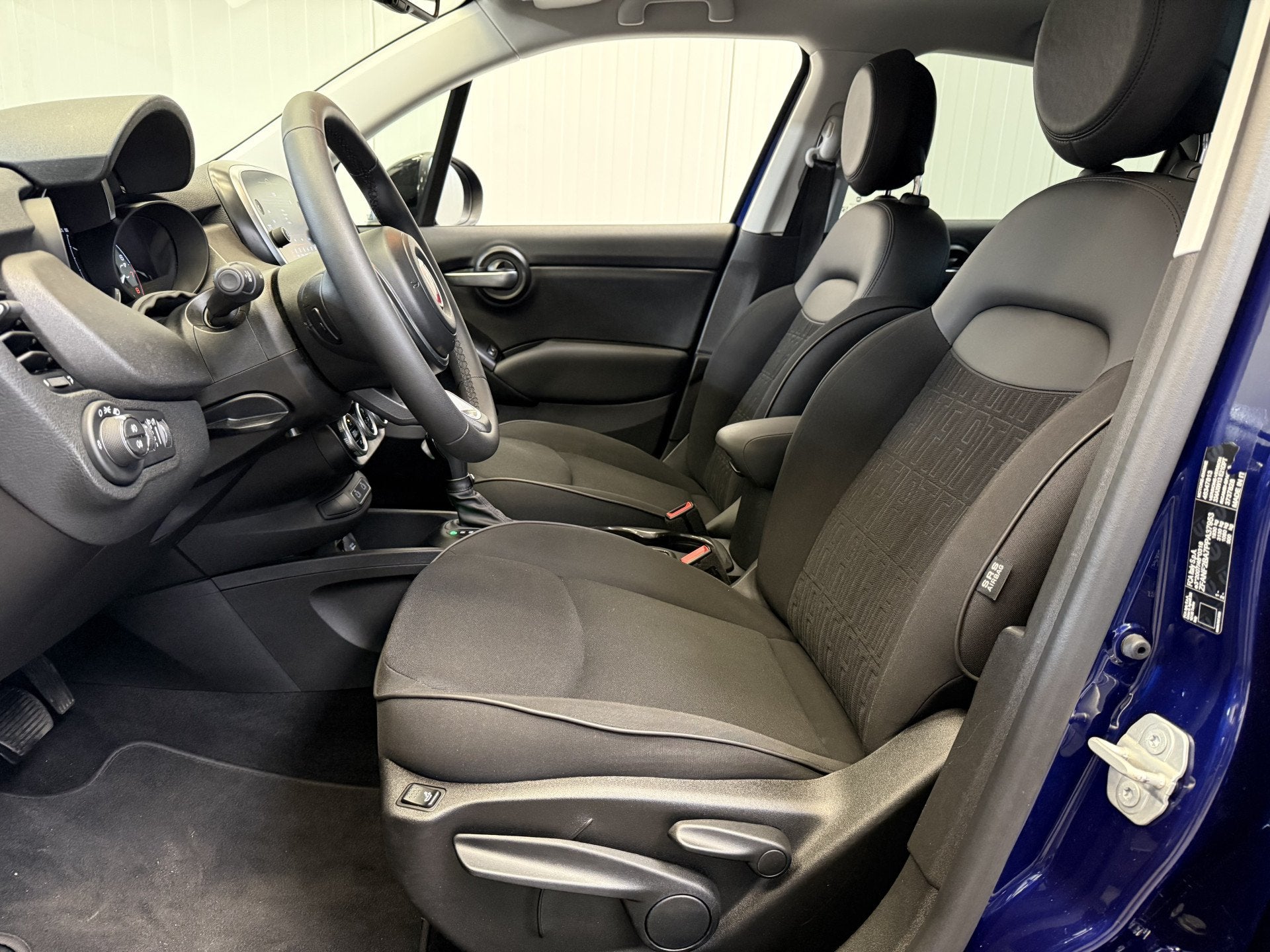 Fiat 500X 1.5 Hybrid 130 PK AIRCO/ECC-NAVI by CARPLAY-CRUISE, Auto's, Gebruikt, 4 cilinders, Blauw, 500X