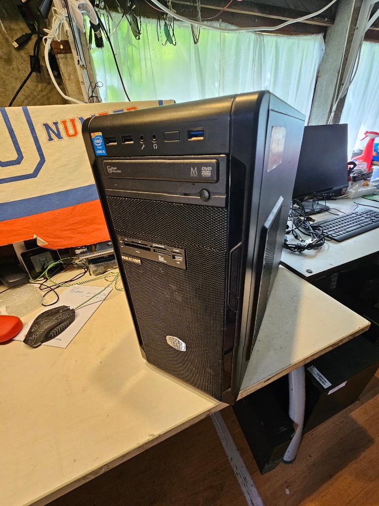 Mooie pc MSI i5, 8GB Ram SSD Windows 11 64bit, Computers en Software, Moederborden, Ophalen, Zo goed als nieuw, DDR3