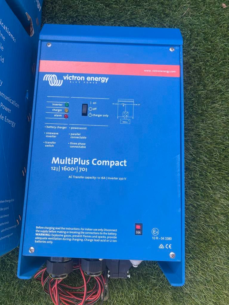Victron Multiplus 12v 1600va compact incl. boekjes en beugel, Ophalen of Verzenden, Zo goed als nieuw