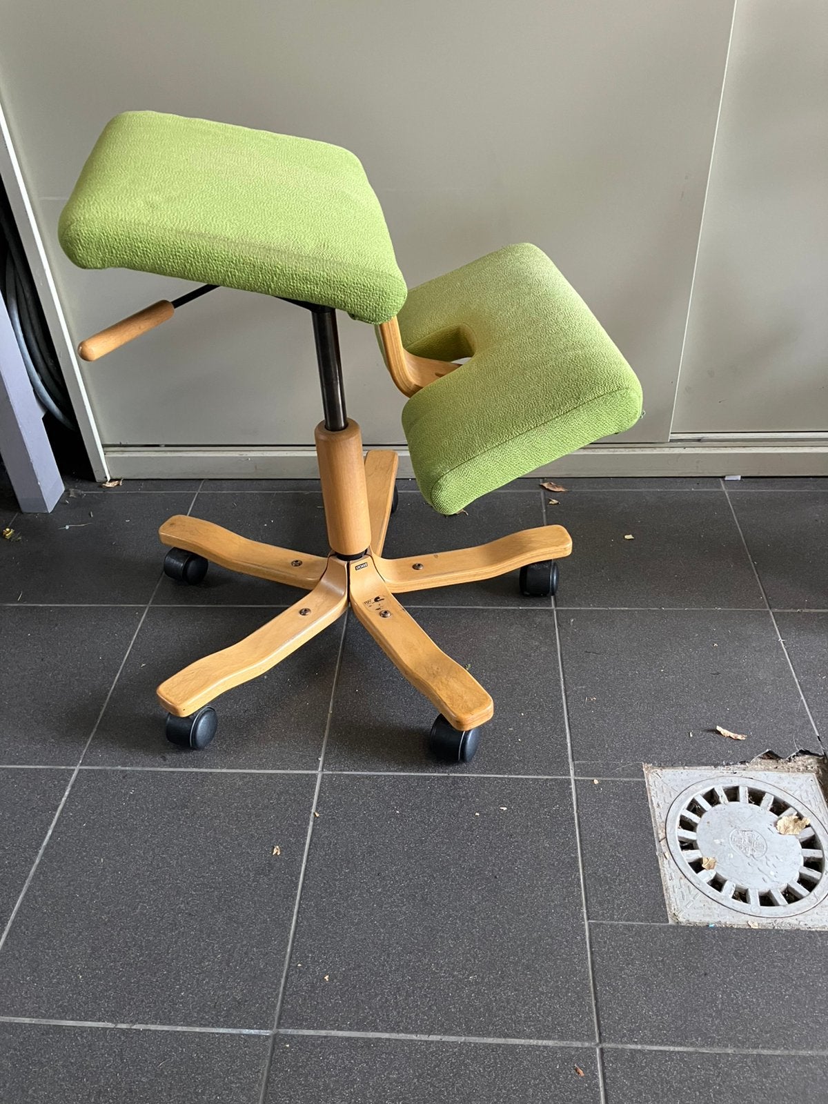 Stokke varier gereserveerd, Ophalen of Verzenden, Zo goed als nieuw, Hout