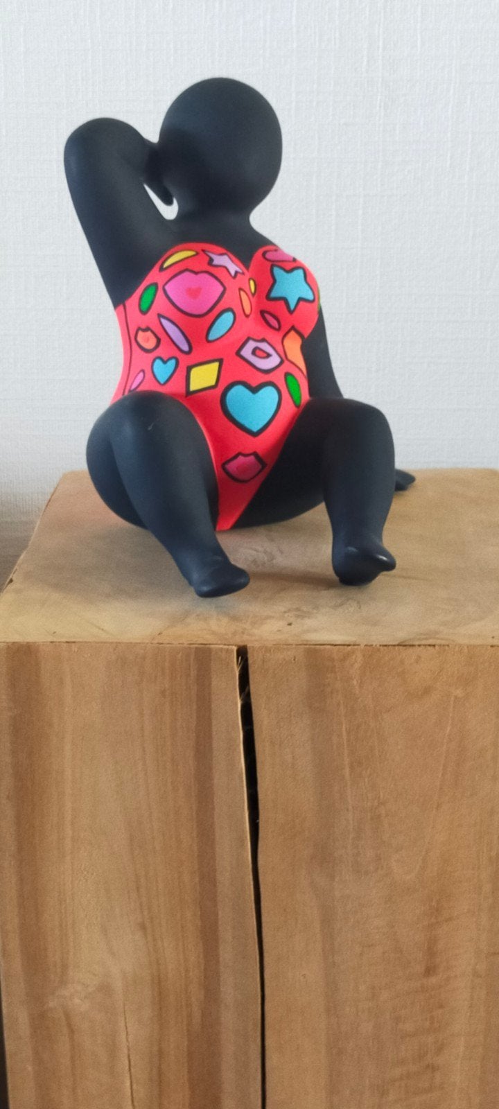 Vrolijk beeldje van vrouw in badpak "dikke dame", Antiek en Kunst, Gips, Ophalen of Verzenden, 20 - 50 cm, Beeld