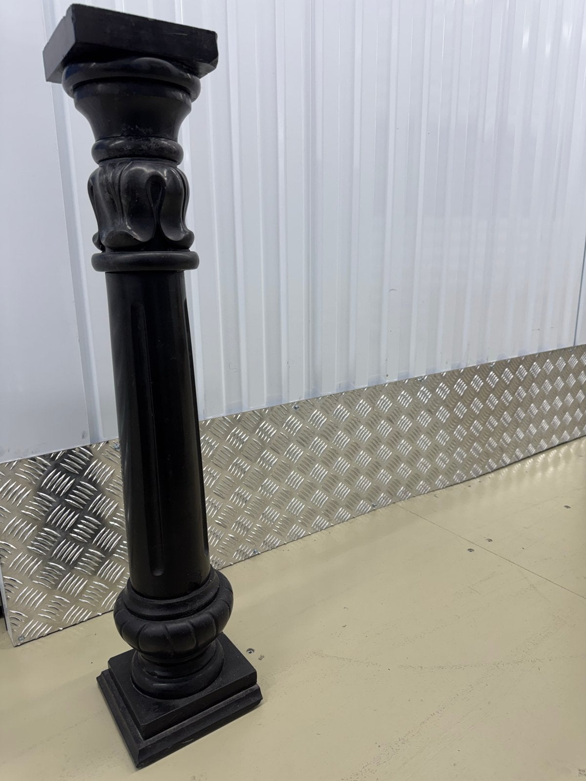 Elegante Marmeren Zuil - Zwart, Klassiek Design, Ophalen, Gebruikt