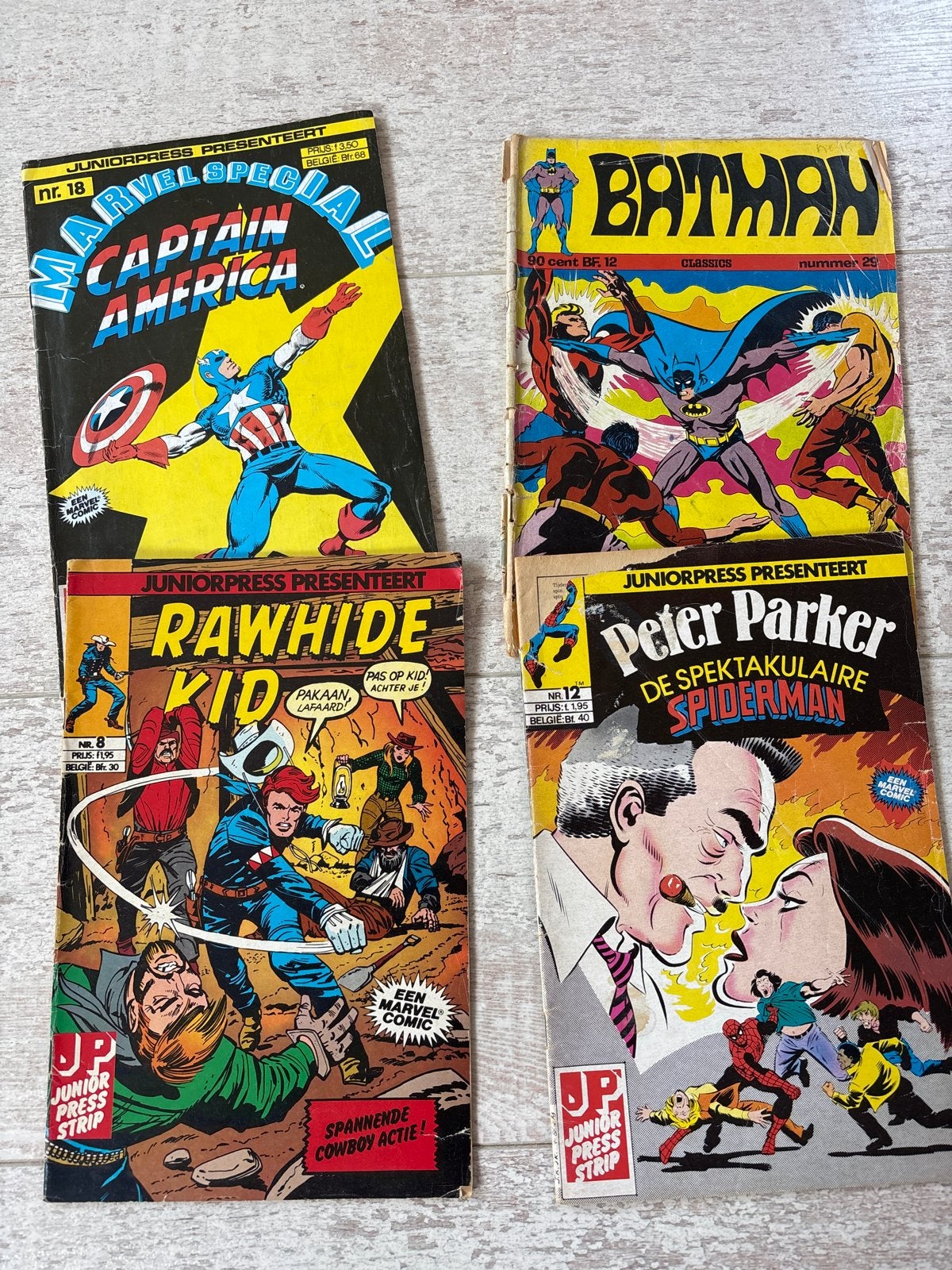 4 comics stripboekjes batman, marvel special spiderman, Meerdere comics, Ophalen of Verzenden, Gelezen, Amerika