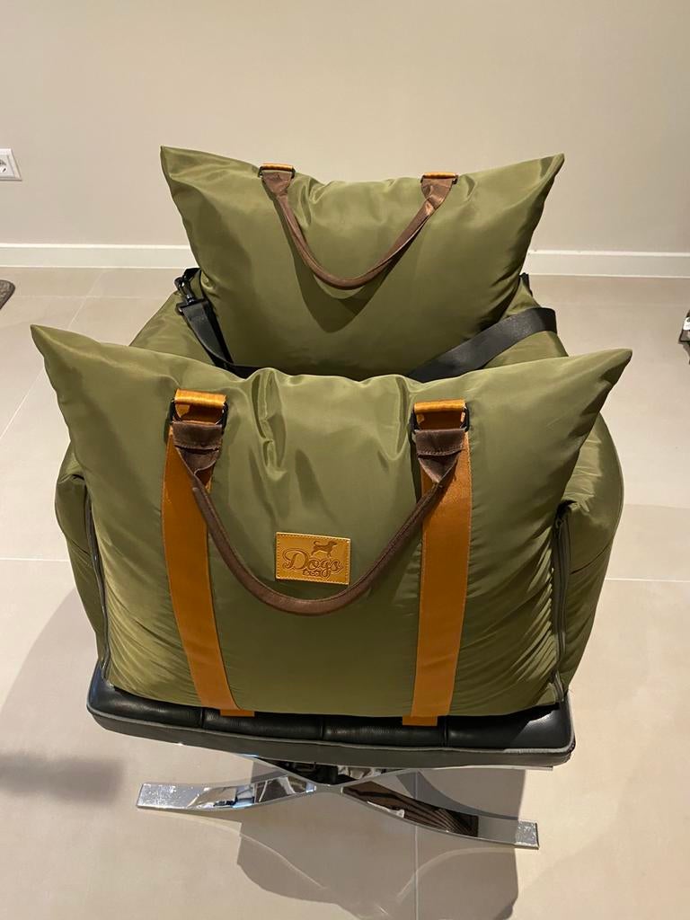 Dogs&Co honden autostoel waterproof, Ophalen, Zo goed als nieuw