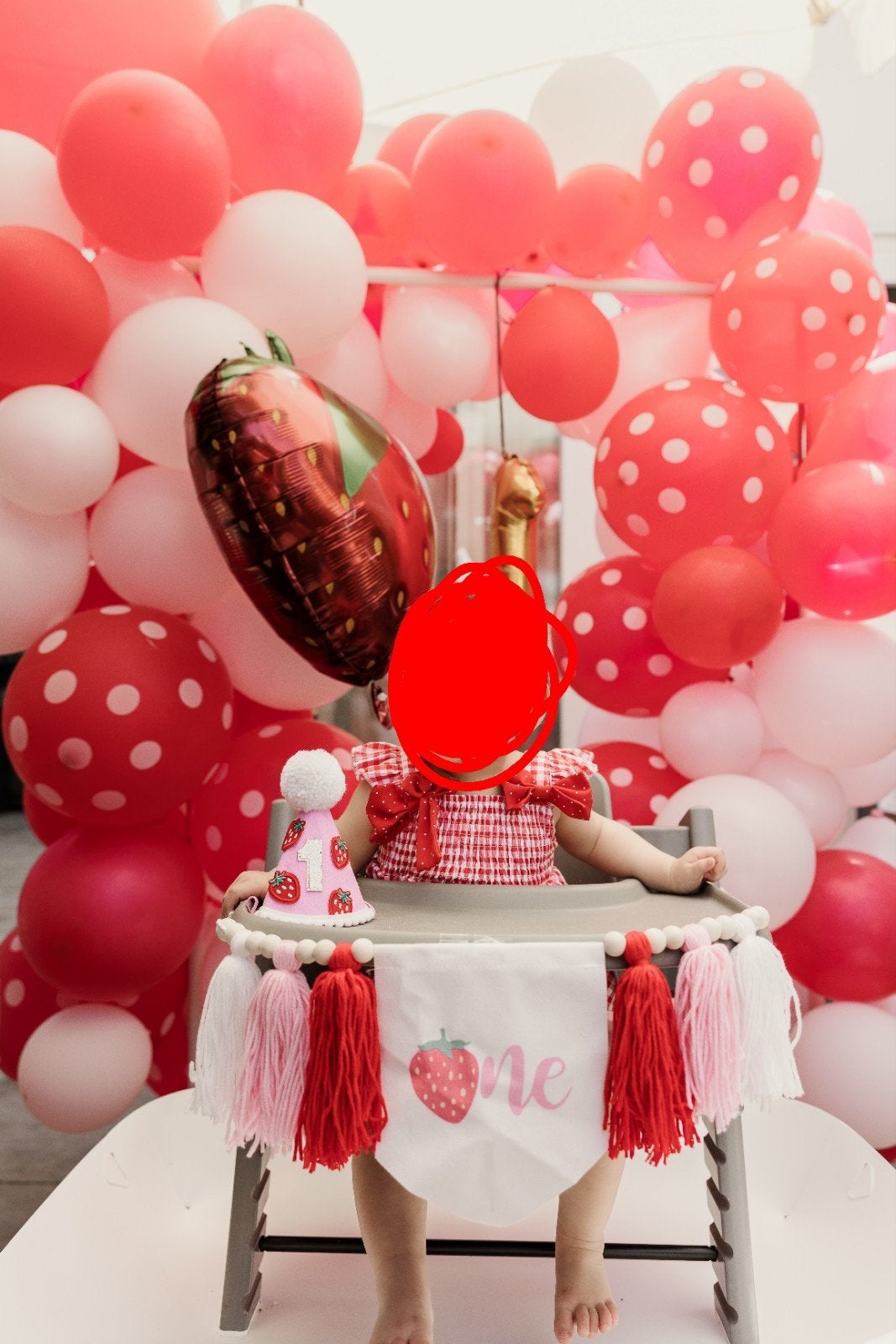 Aardbei thema feesthoedje en banner voor kinderstoel, Ophalen of Verzenden, Zo goed als nieuw, Verjaardag