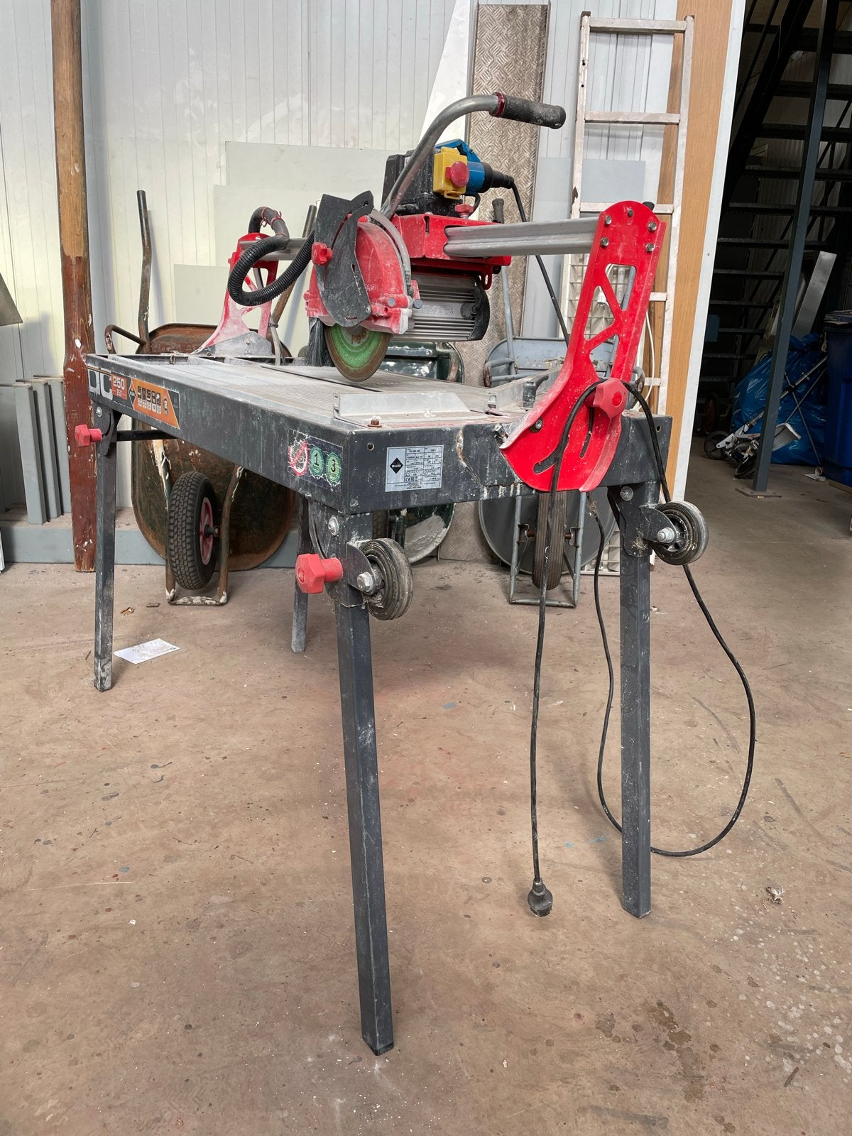 Rubi DC-250-850 Tegelzaag - Professionele Zaagmachine, Ophalen, Gebruikt, 70 mm of meer, Overige typen