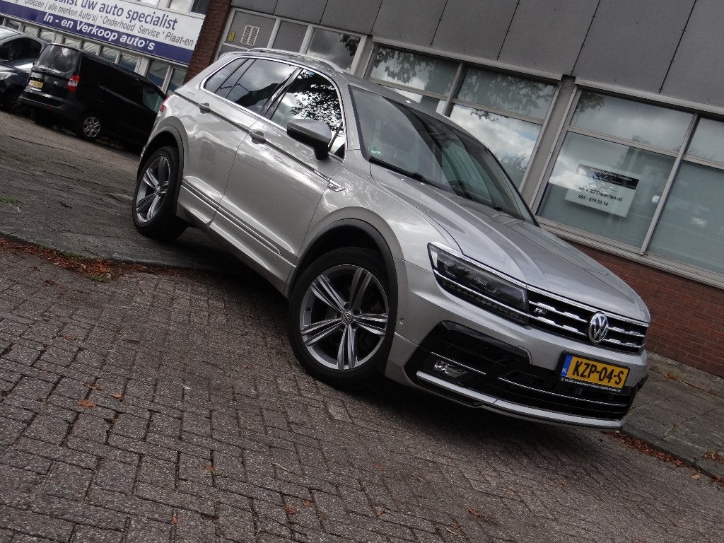 VW TIGUAN 2.0 TSI /2020/190 PK/TREKHAAK/4 MOTION, Auto's, Automaat, Dealer onderhouden, Bedrijf, Vierwielaandrijving