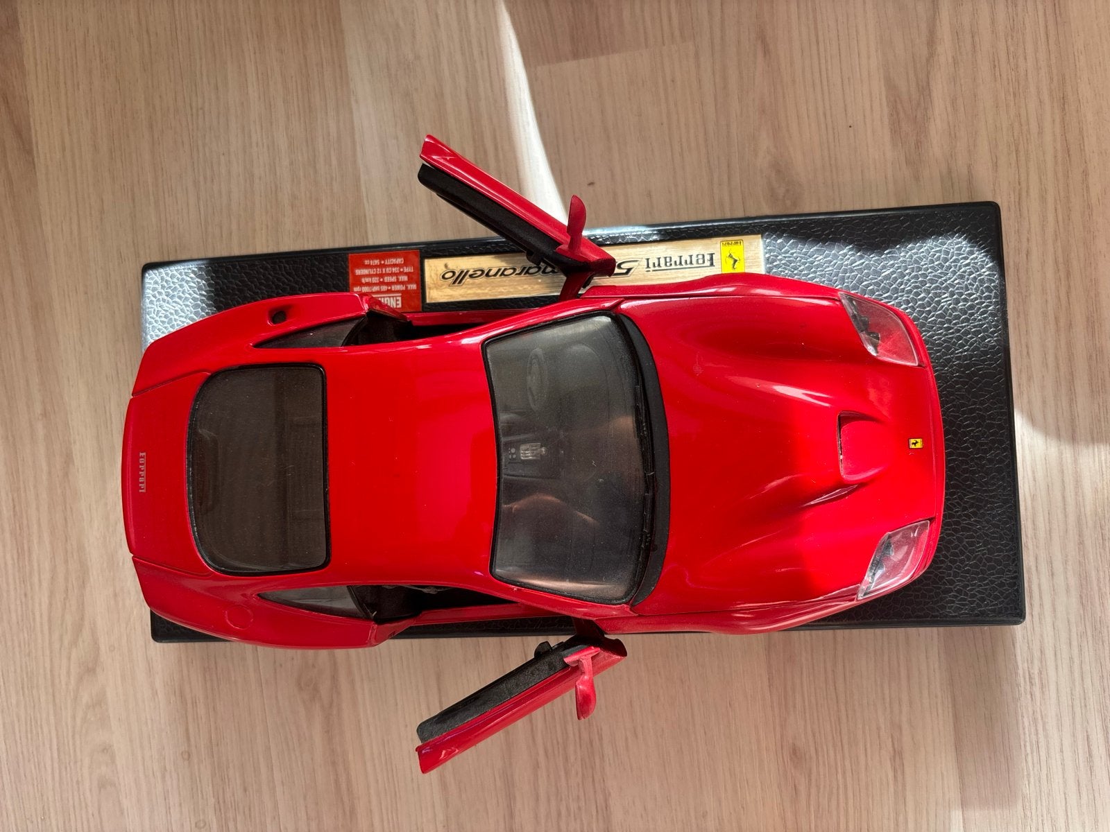 Ferrari Maranello 1:18 Special Edition - Zo goed als nieuw, Ophalen of Verzenden, Zo goed als nieuw, Auto, Overige merken