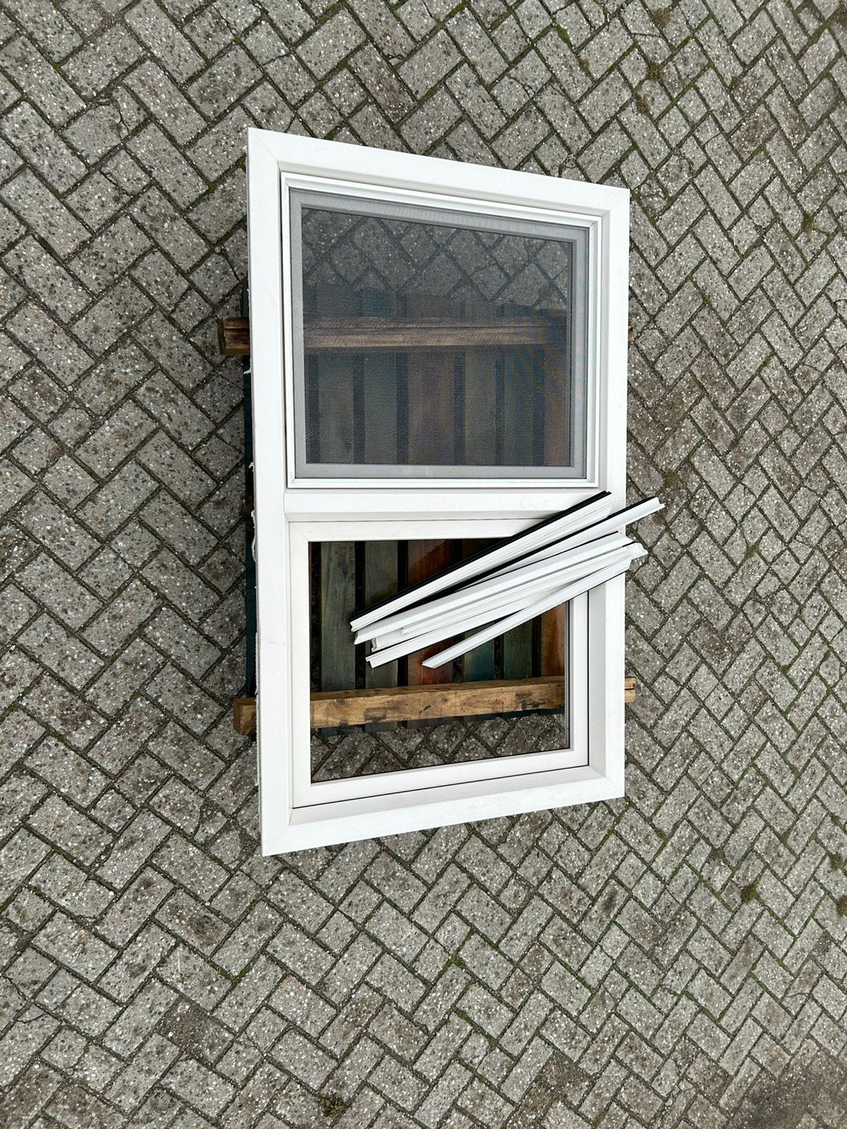 Kunststofkozijn 1040 hoog x 1688 breed met 2 draaikiepramen, Ophalen, Kunststof, Raamkozijn, Zo goed als nieuw