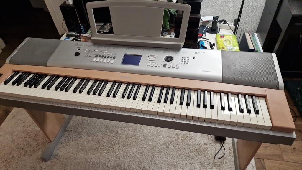 Yamaha DGX-620, Overige kleuren, Digitaal, Ophalen of Verzenden, Zo goed als nieuw