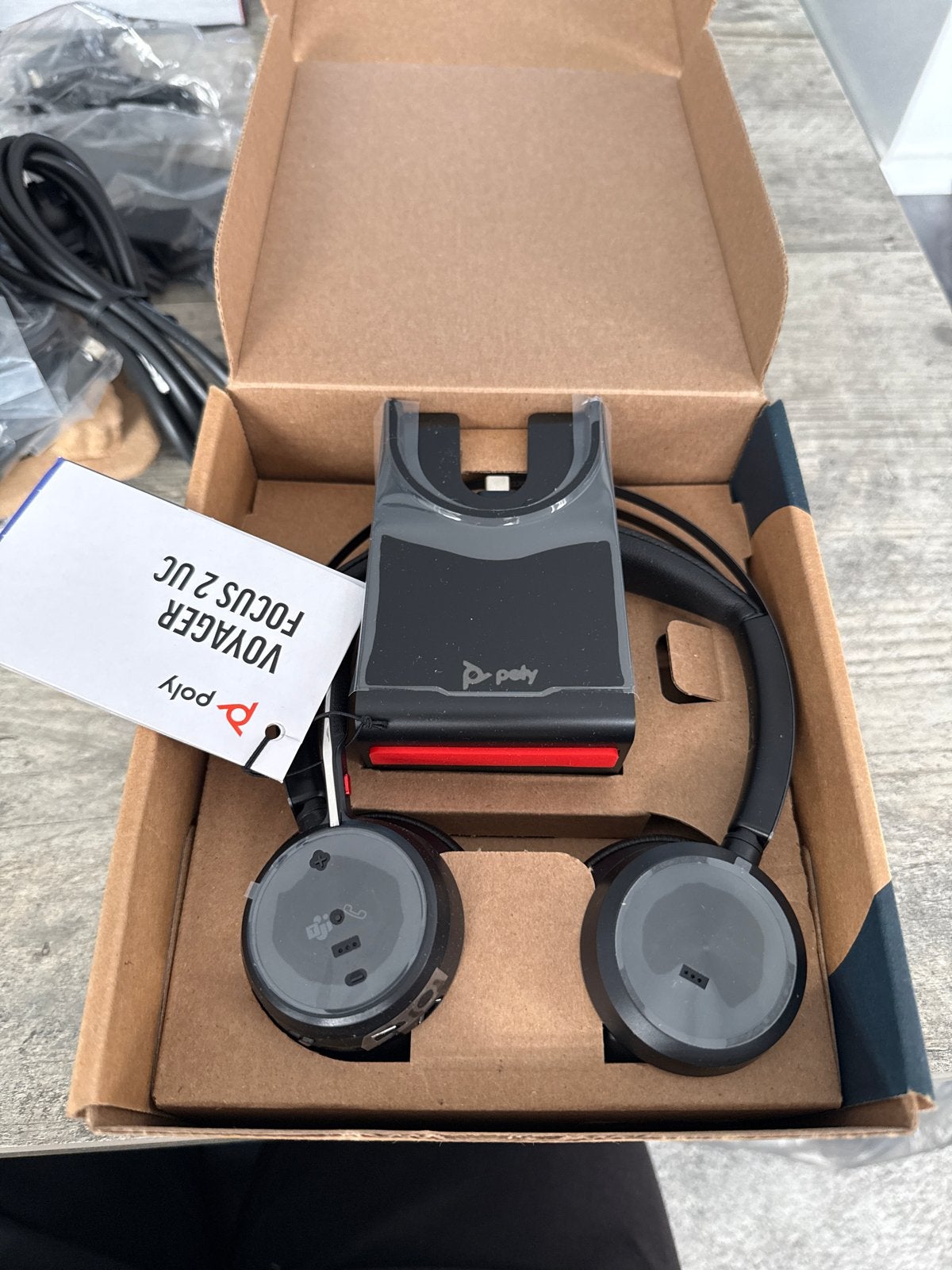 Poly Voyager Focus 2 UC Headset met oplaadstandaard, Overige merken, Bluetooth, Nieuw, Ophalen of Verzenden