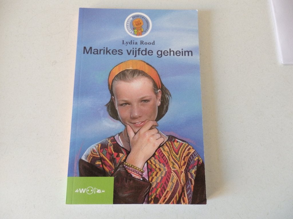 Marikes vijfde geheim  Lydia Rood, Ophalen of Verzenden, Zo goed als nieuw