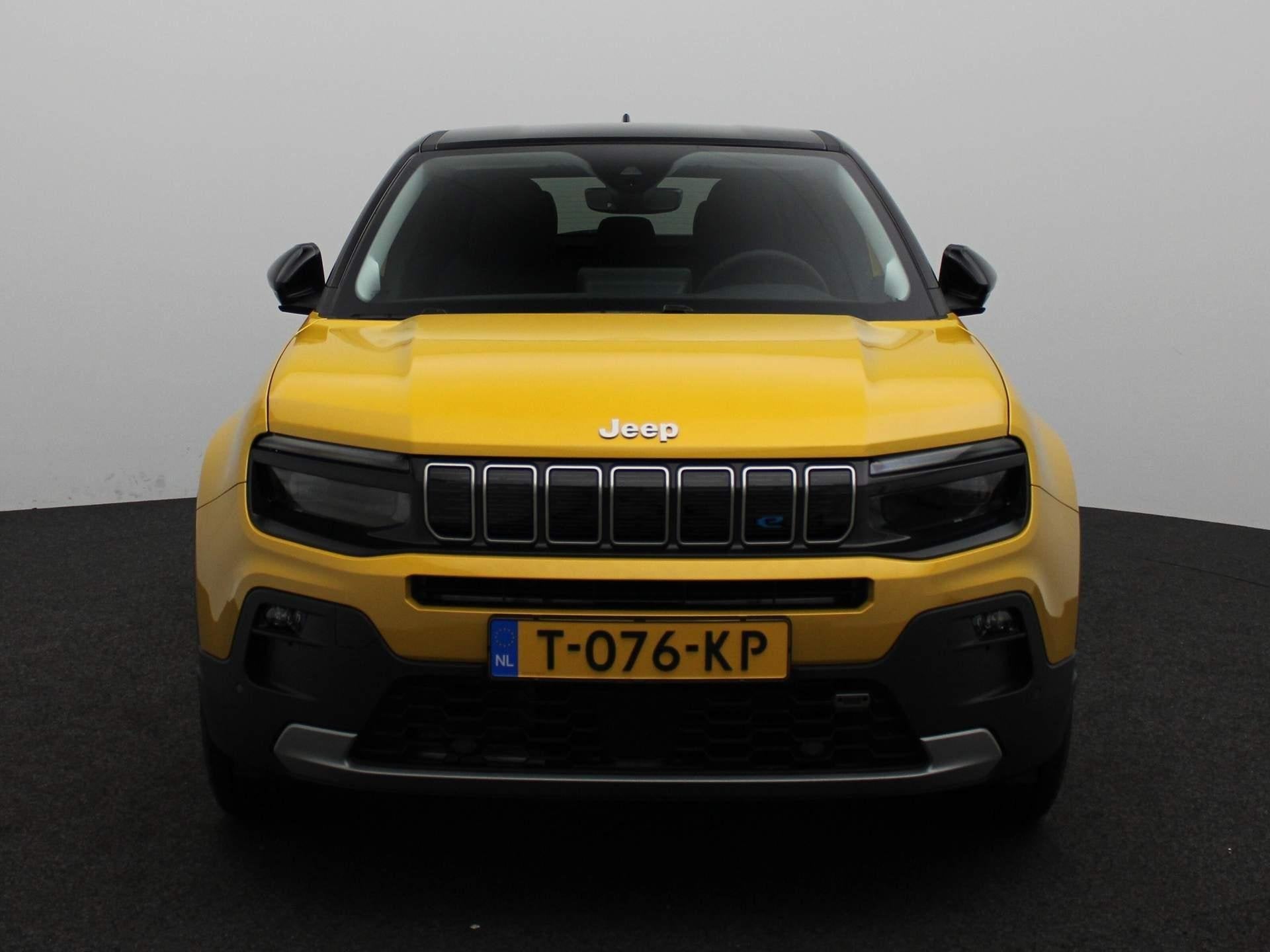 Jeep Avenger Summit 54 kWh | NAV | Carplay | CAM | PDC | ECC, Auto's, Jeep, Zwart, 156 pk, SUV of Terreinwagen, 34 min