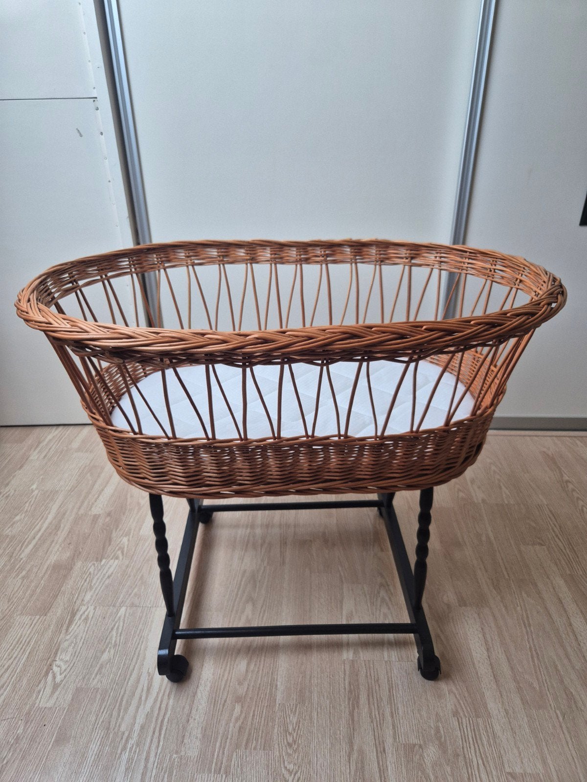 Rotan wieg met matrasje - 75 cm hoog, 91 cm lang, Kinderen en Baby's, Babywiegjes en Ledikanten, Ophalen, Gebruikt, Wieg
