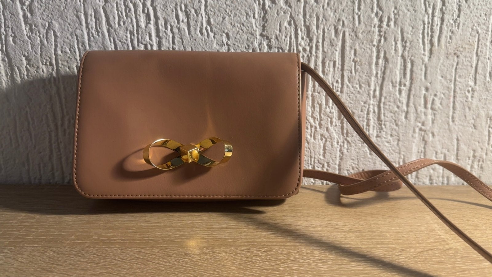 tan leather ted baker crossbody bag, Sieraden, Tassen en Uiterlijk, Tassen | Damestassen, Ophalen of Verzenden, Zo goed als nieuw