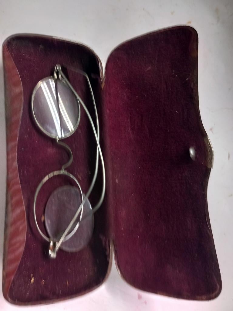 Antieke Bril met Etui - Jaren '50 Stijl, Antiek en Kunst, Ophalen of Verzenden
