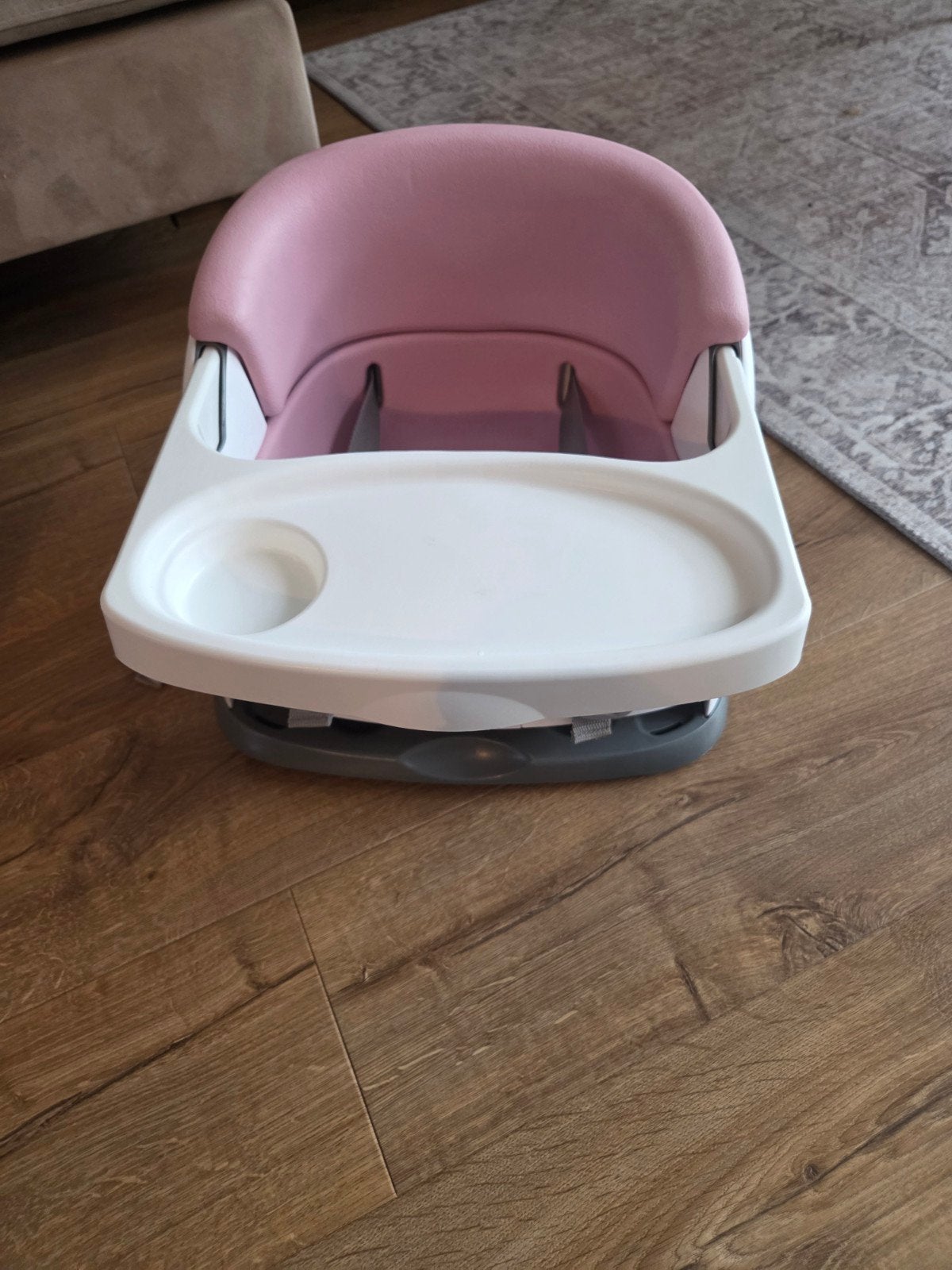 Ingenuity Baby Base 2-in-1 Zitje met Eetblad - Roze, Kinderen en Baby's, Kinderstoelen, Ophalen of Verzenden, Zo goed als nieuw