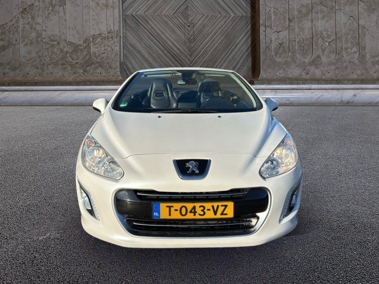 Peugeot 308 CC 1.6 E-HDI Sport 6 maand garantie (bj 2015), Auto's, Peugeot, Voorwielaandrijving, Euro 5, 15 km/l, Gebruikt