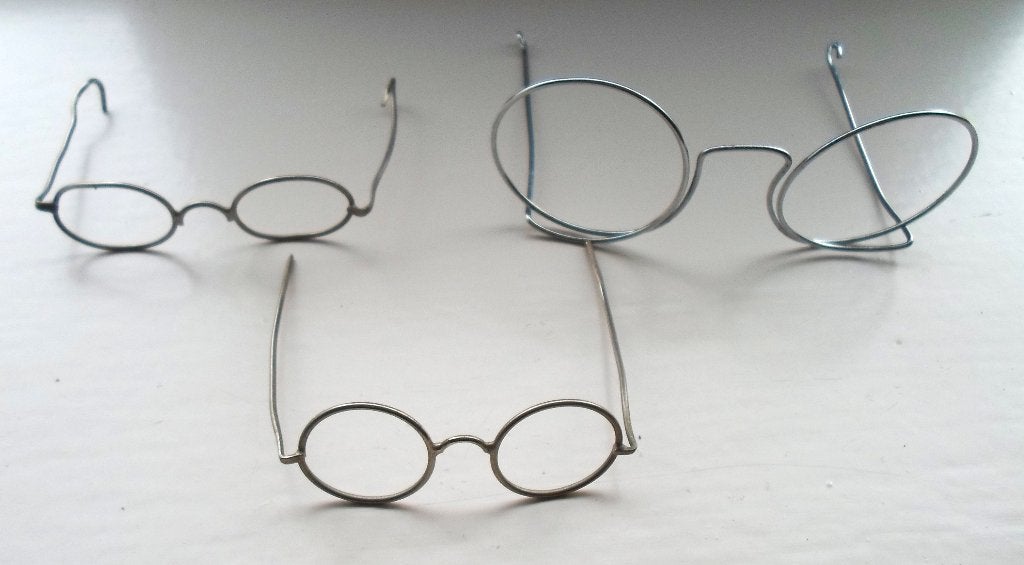 3 metalen poppenbrilletjes., Ophalen of Verzenden, Zo goed als nieuw, Accessoires